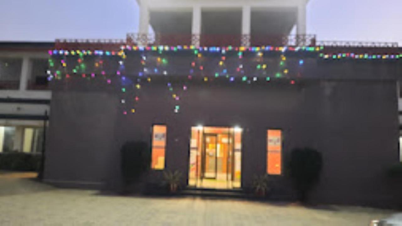 Готель Mp Tourist Bunglow , Chitrakoot Sitapur Muafi Екстер'єр фото